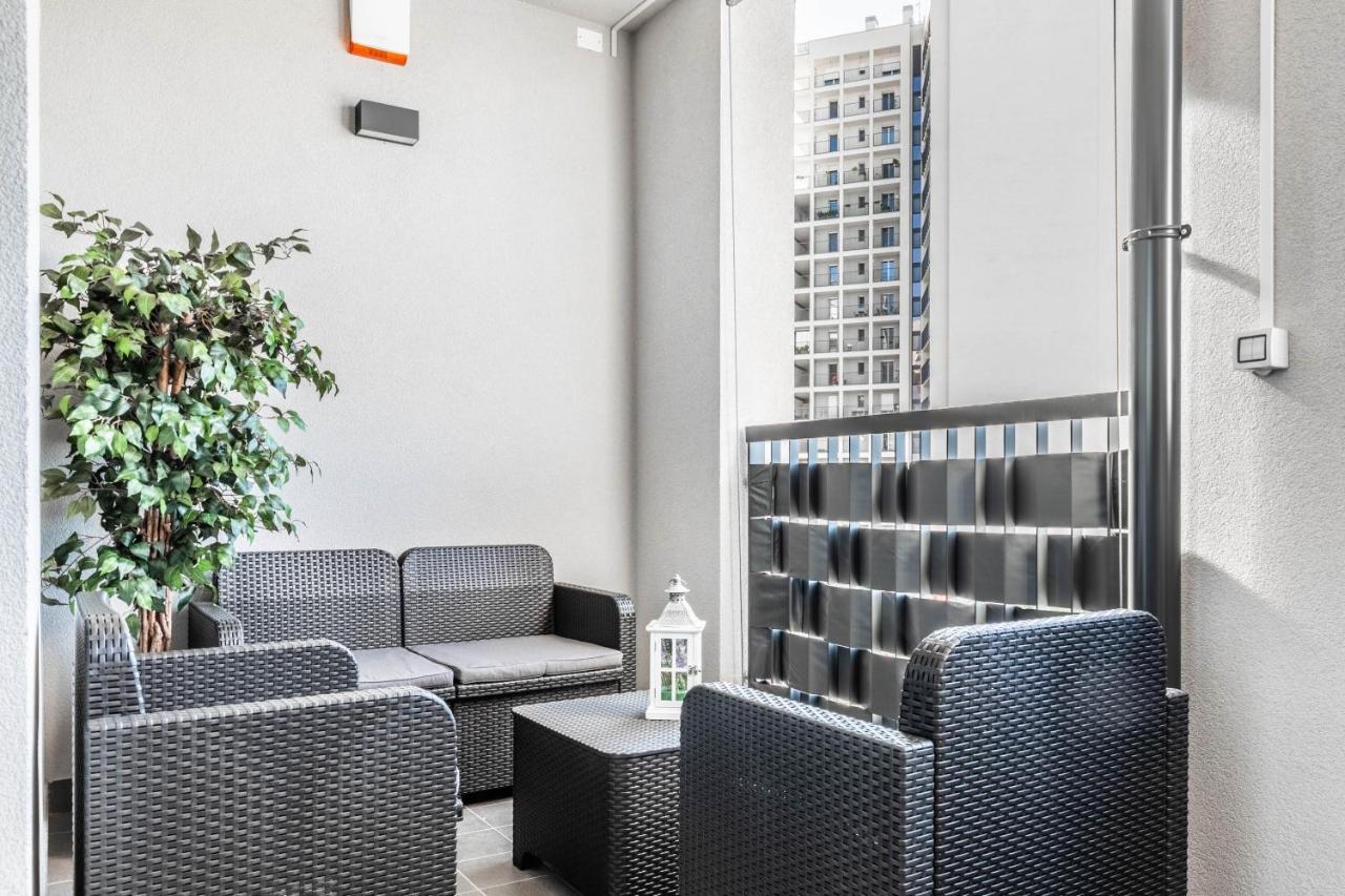 Harmony House - Rho Fiera 6Min - Free Parking - Terrace Apartment Milan Exterior photo