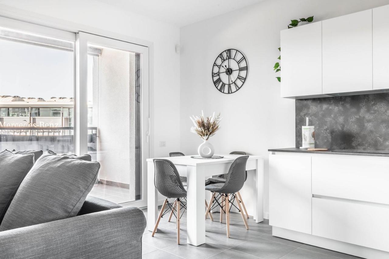Harmony House - Rho Fiera 6Min - Free Parking - Terrace Apartment Milan Exterior photo